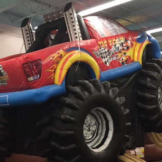Bounce Safari | Waldwick, NJ | Private kids party rentals